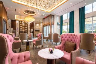 Blossom Hotel Houston, Curio Collection by Hilton - 7
