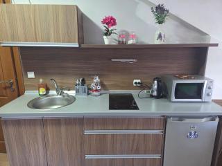 Luxe City Apartment - 9