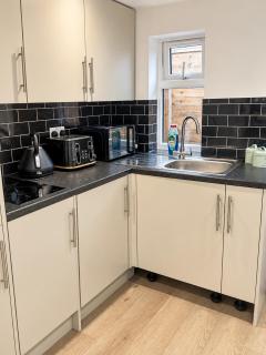 Cozy studio flat near Gillingham station - 6