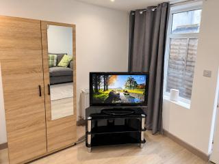 Cozy studio flat near Gillingham station - 5