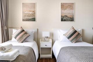 Family stay - Naiyang Beach - The Title Halo - 7