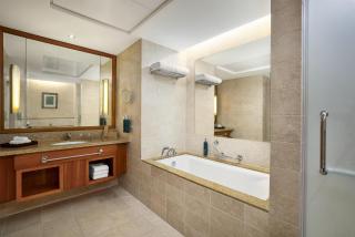 DoubleTree By Hilton Muscat Al Waha - 2