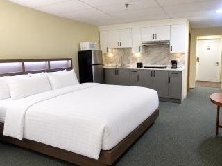 Maple Creek Motor Inn - 8
