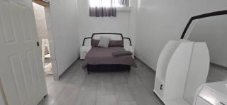 5min Walk from Grove mall - 3