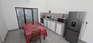 5min Walk from Grove mall - 2