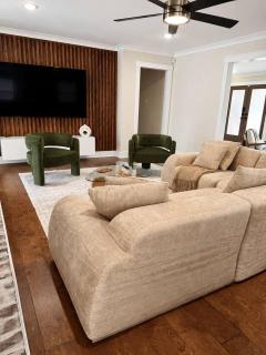 East Memphis - The Thorn Ridge Manor - 5