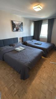 Elegant 2BR Montreal - Fast Wi-Fi & Location - 4