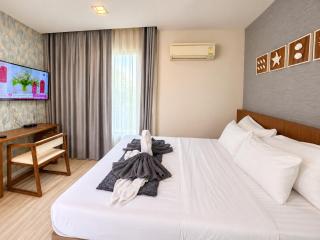 Movenpick Pool Villa by Hello Pattaya - 3
