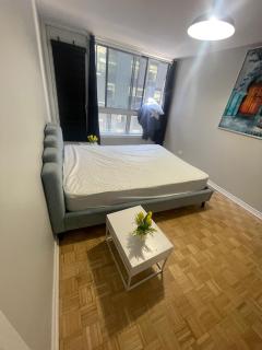 Prime 2BR Griffintown - Montreal Living - 1