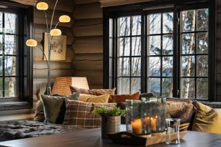 TH590 6BR Ski-in/out Chalet, Hot Tub & Sauna - 2