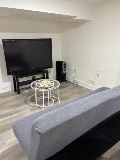 Entire bachelor basement - 6