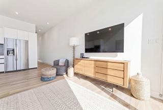 Waterfront Condo Pool & Hot Tub Sunset Point - 4