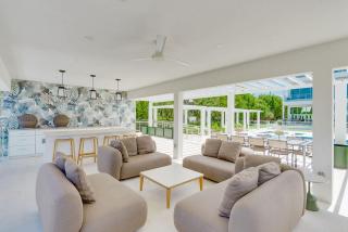 Spacious Waterside Condo Garden Pool & Hot Tub - 8