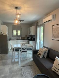 Dalie Luxury Suites Family Apartment - 8