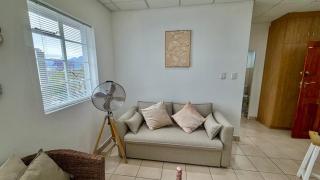 Champagne & Co - Paarl - Self Catering Apartment - 4