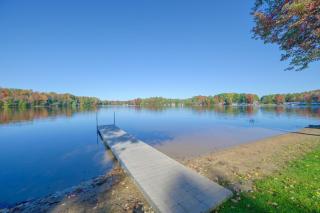 Diamond Lake Waterfront Cabin w/ Deck + Dock! - 0
