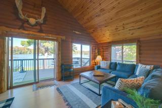 Diamond Lake Waterfront Cabin w/ Deck + Dock! - 8