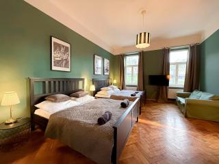 The Emerald Muse - 3BR - 2 Baths - 100 m2 - 0