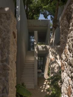 Casa Guarumo Architectural Home - 9