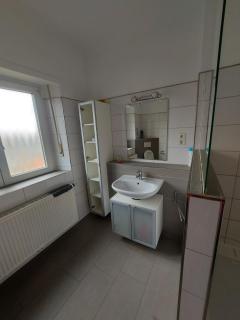 room 6 - 4