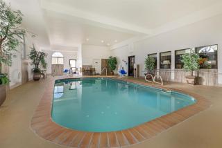 Best Western Plus Deer Park Hotel and Suites - 6