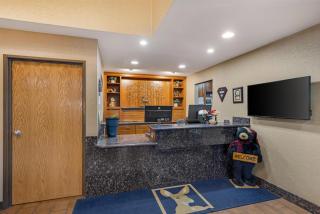 Best Western Plus Deer Park Hotel and Suites - 3