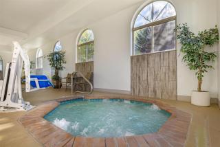 Best Western Plus Deer Park Hotel and Suites - 2