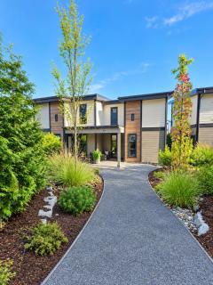 ENTIRE Sunrise Resort Townhome in Parksville SLEEPS 6 and 3 BATH - 7