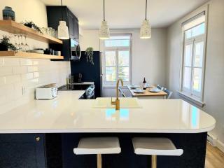 1900s Historic Charm -Free P+AC - 3