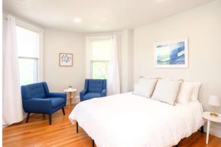 Jennifer's Cozy Apt Near Brown w In Unit Laundry - 8
