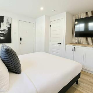 Le Luxueux - with EV Chrger Level 2 - 1