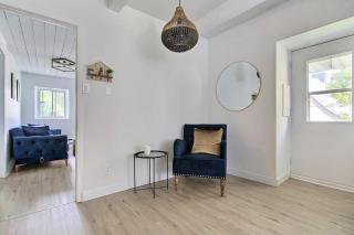 Cozy 2BR - 2 King Beds & 2 Parking - 8min to Old Town - 4