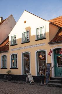 KEFS Guesthouse & Café - 9