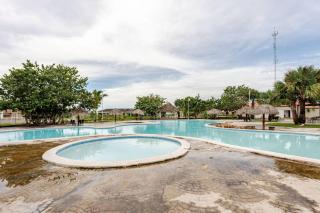 Beautiful place 12 minutes from airport - 6