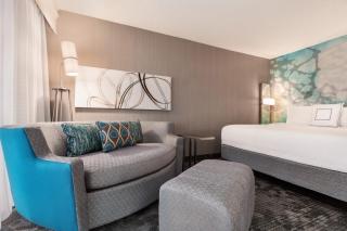 Courtyard by Marriott Topeka - 9