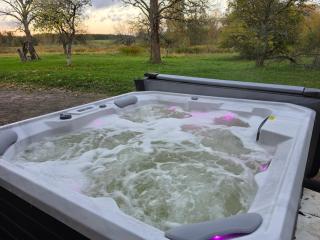 Romantyczne Siedlisko z jacuzzi i stawem na wyłączność - 0