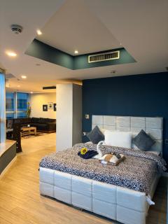 Centaurus Studio Corner Apartment Margalla Hills View - 7