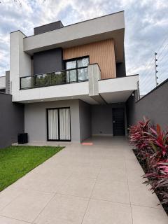 Sobrado moderno e aconchegante em Foz - 0