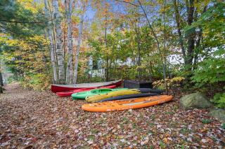 Muskoka Lakefront Retreat with Hot Tub, Sauna, BBQ and Fire Pit - 3