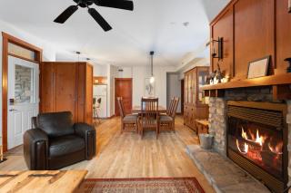 Les Eaux | 2BR Golf Retreat with Mountain Views - 5