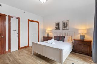Les Eaux | 2BR Golf Retreat with Mountain Views - 1