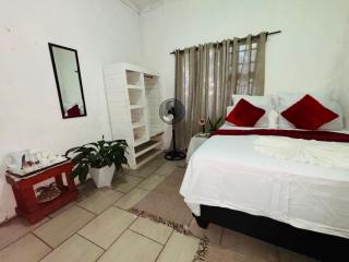 Claires Holiday Home - 1
