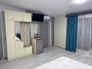 Hovakimyans Hotel Plus 24 And 7 - 7