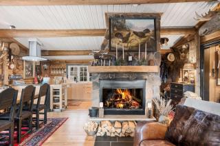 TH587- Premium Ski-inout Chalet, 4 Bed, 4 Bath - 8
