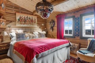 TH587- Premium Ski-inout Chalet, 4 Bed, 4 Bath - 1
