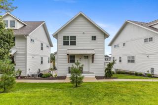 Hot Tub - Saugatuck - Douglas - Luxury Home Sleeps 8 - 0