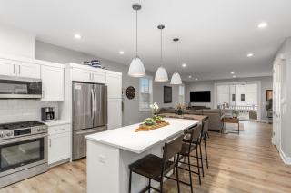 Hot Tub - Saugatuck - Douglas - Luxury Home Sleeps 8 - 7