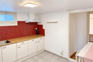 3-Bedroom Garden-Level Apartment with Own Entrance in Kvillebäcken - 1