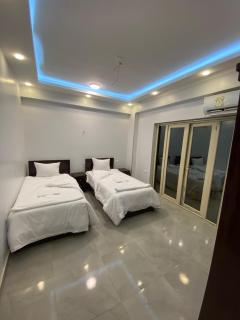 UZIR STONE PALACE Hotel and Resturant - 4