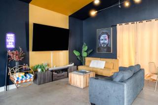 Stylish Home with Pool & Hot Tub near Downtown - Austin - 1
